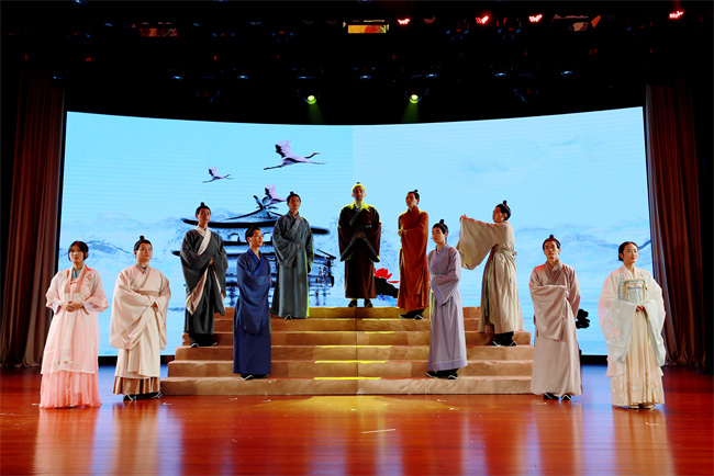 1669368842543835.jpg 十大买球的正规网站自制舞台剧 精彩演绎《天回医简》的“前世今生”